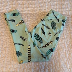Lularoe Feather Leggings Green and Yellow OS EUC